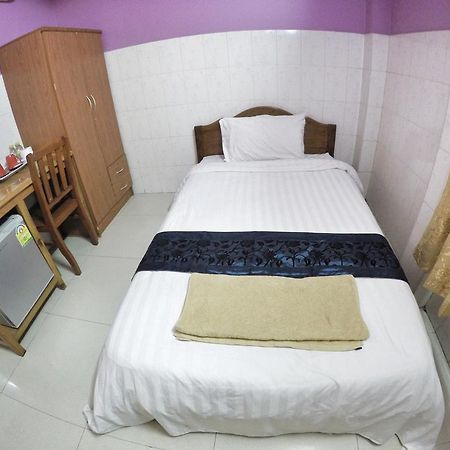 Capitol 3 Guesthouse بنوم بنه المظهر الخارجي الصورة