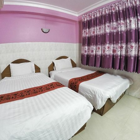 Capitol 3 Guesthouse بنوم بنه المظهر الخارجي الصورة