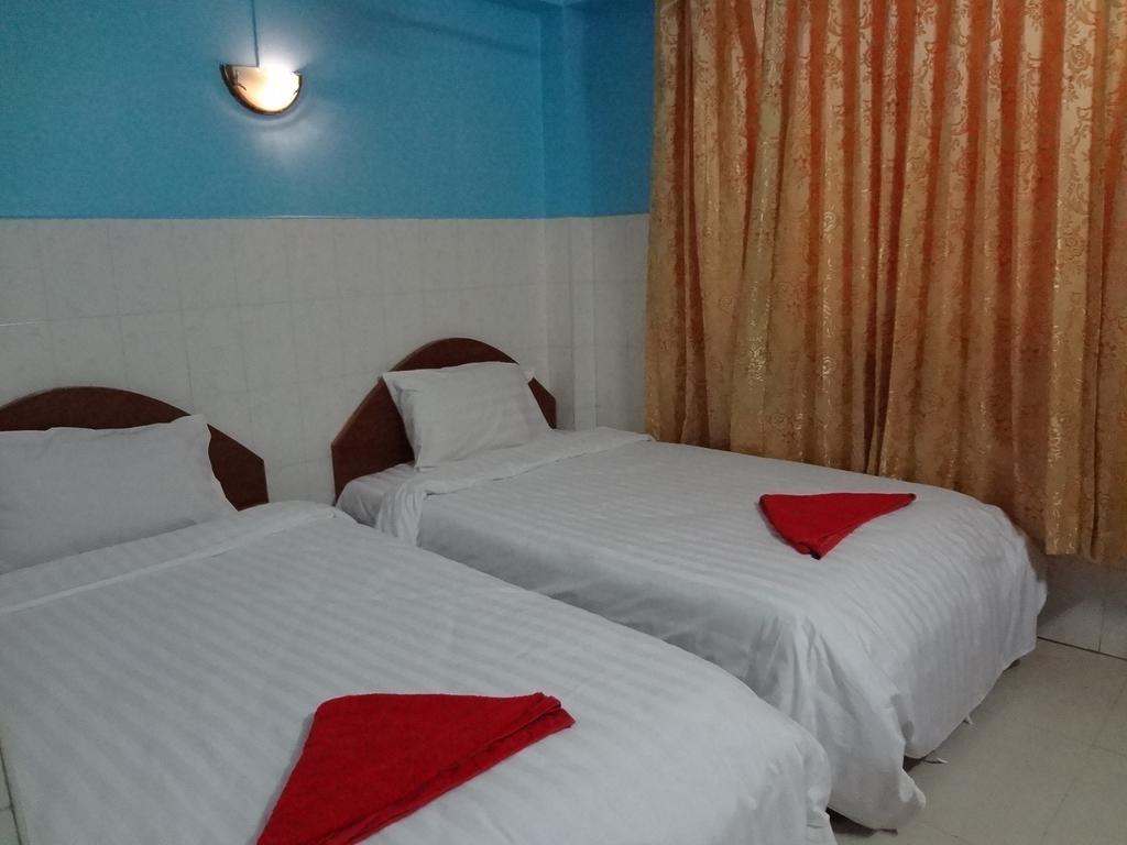 Capitol 3 Guesthouse بنوم بنه المظهر الخارجي الصورة