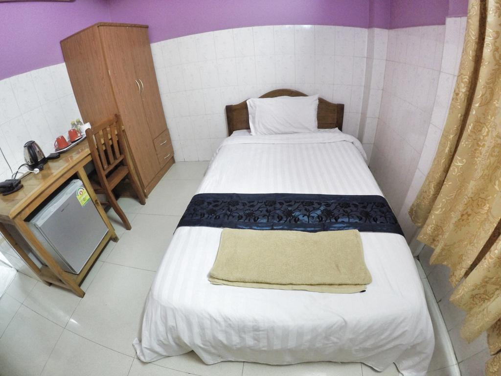 Capitol 3 Guesthouse بنوم بنه المظهر الخارجي الصورة