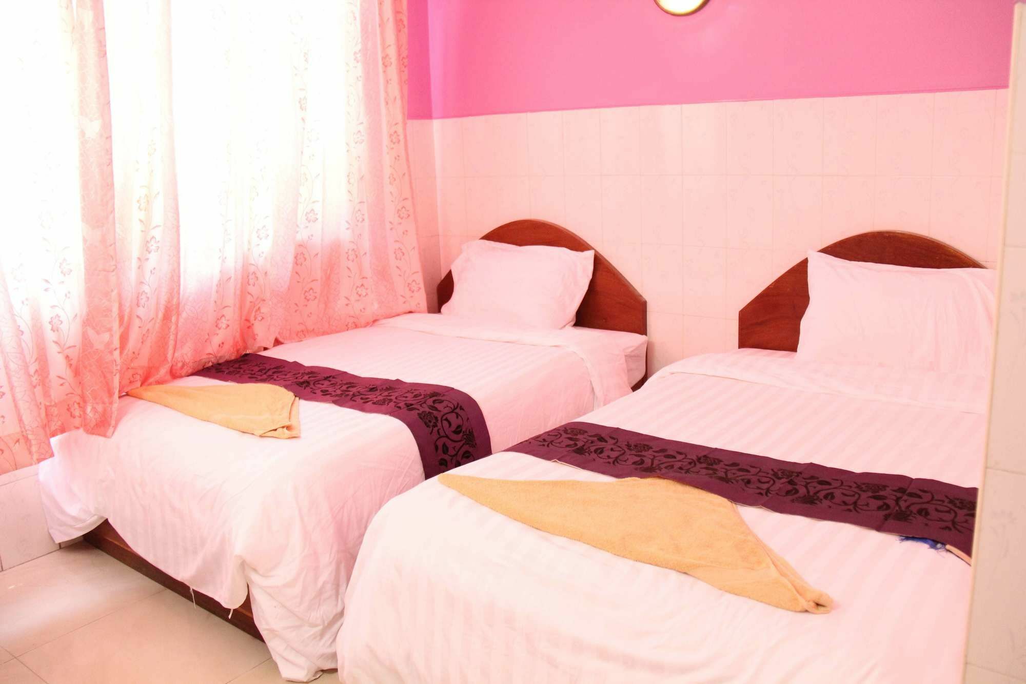 Capitol 3 Guesthouse بنوم بنه المظهر الخارجي الصورة