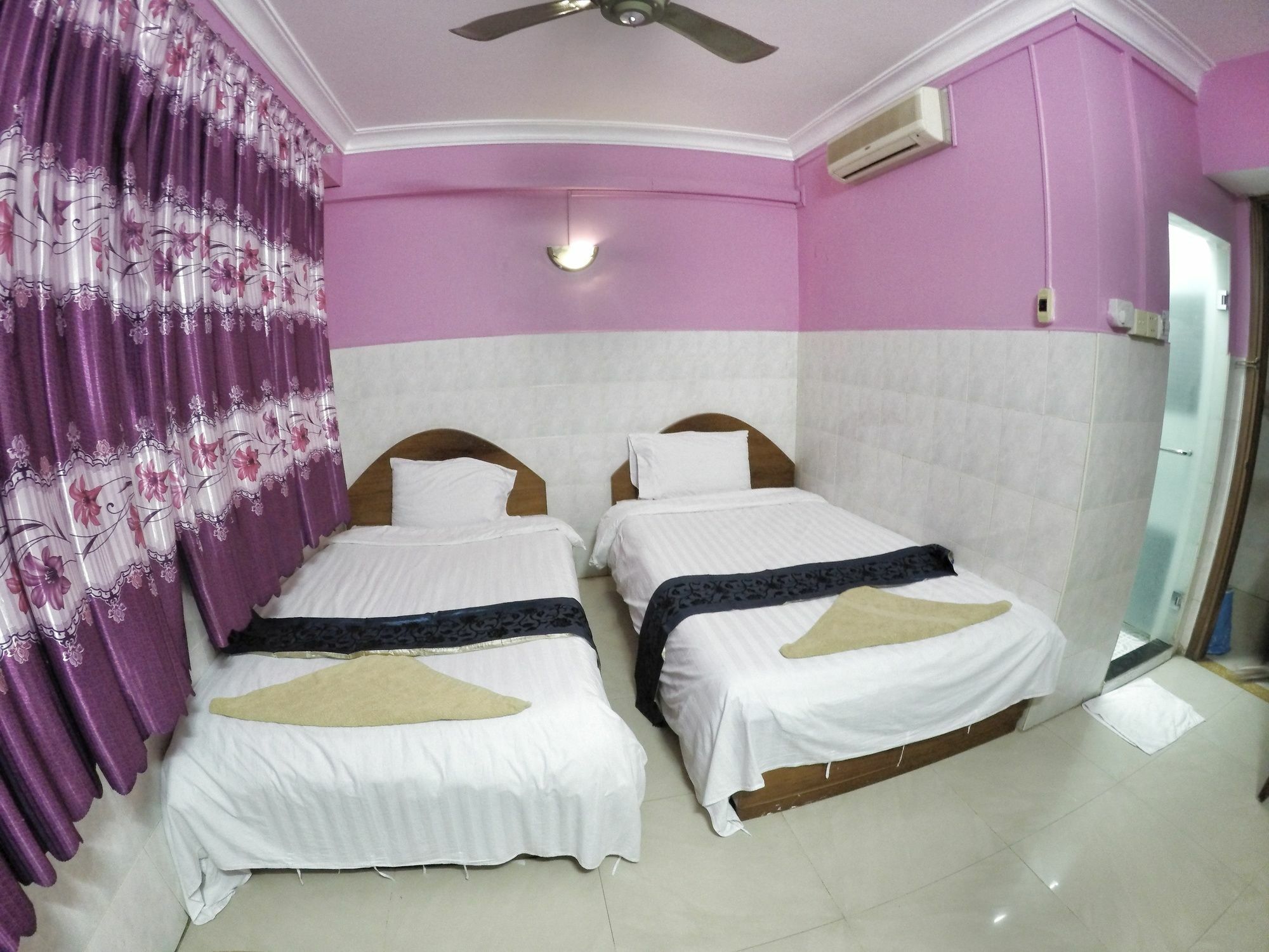 Capitol 3 Guesthouse بنوم بنه المظهر الخارجي الصورة