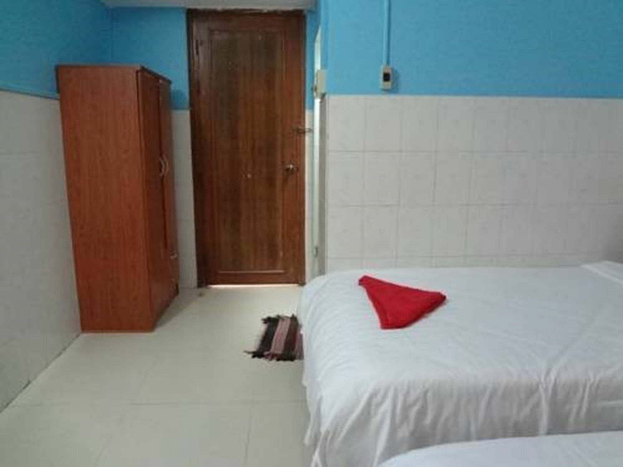 Capitol 3 Guesthouse بنوم بنه المظهر الخارجي الصورة