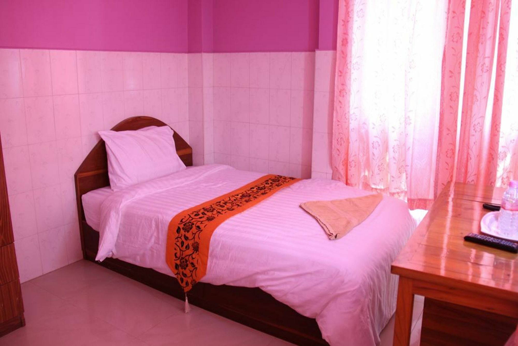 Capitol 3 Guesthouse بنوم بنه المظهر الخارجي الصورة